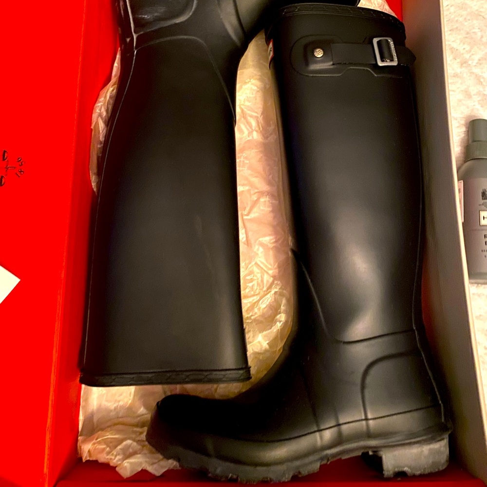 Hunter Matte Black Knee High Rain Boots size 6